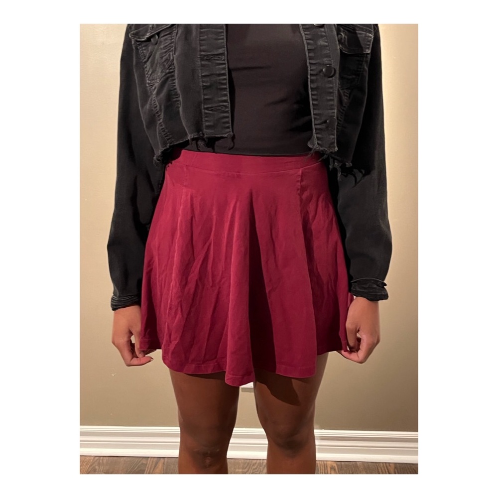 Women’s H&M Burgundy Skirt